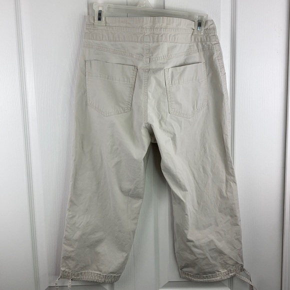Lee Below the Waist Capri Pants - Picture 5 of 11
